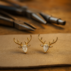 Aretes en bois de cerf con zircons clairs 1