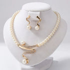 Almudena - Set de Collar y Pendientes con Perlas Naturales 1