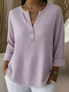 Lucía | Camiseta Henley Gofrada con Botones 1