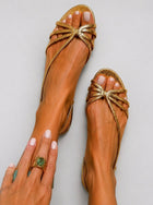 Sandalias doradas 1