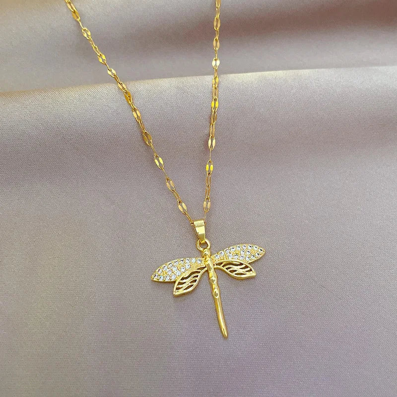 Collar Libélula en Cristal - Símbolo de transformación y de Beauté