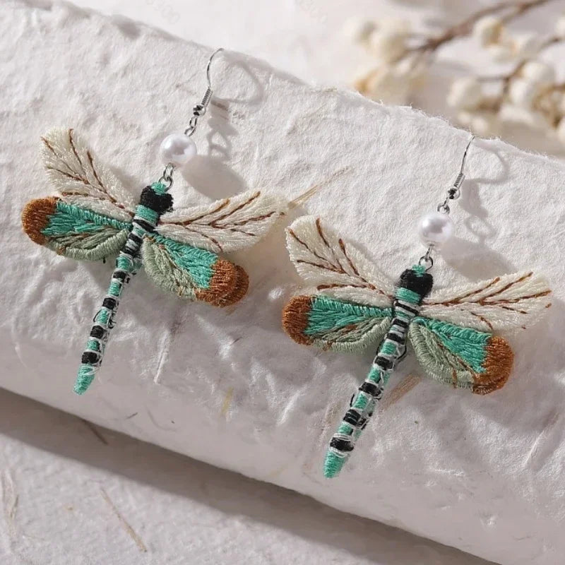 Aretes de libélula bordados bohemios