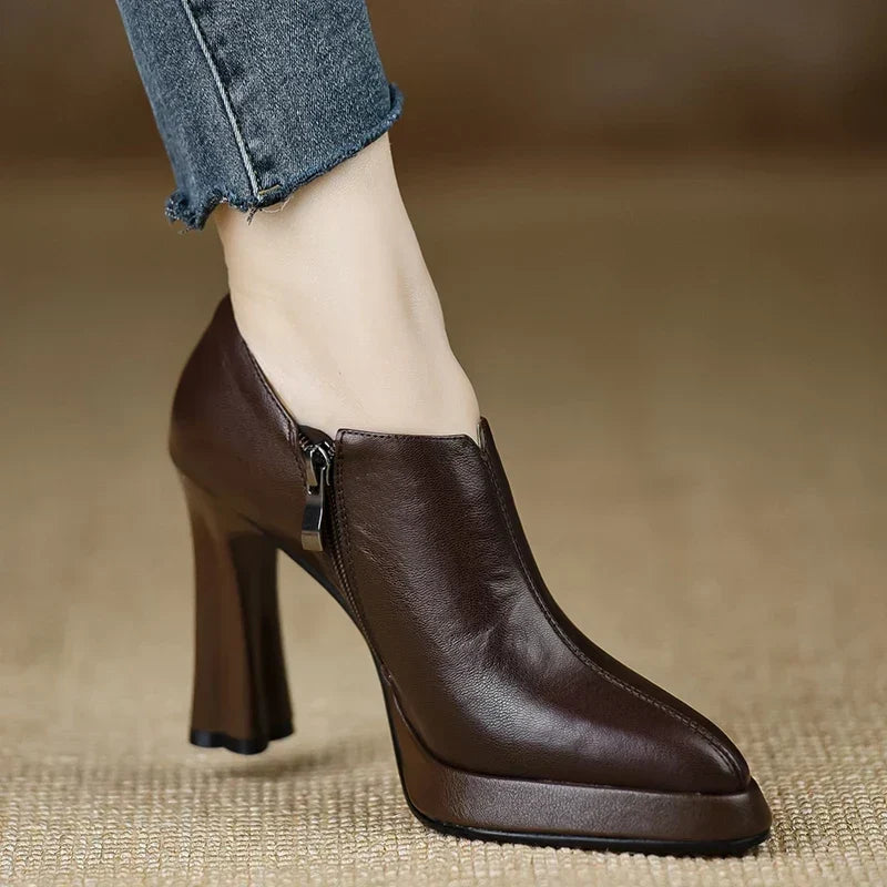Celeste | Zapatos de Tacón con Punta Fina y Tacón Ancho
