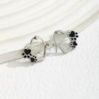 Aretes Huggies Corazón Huella con émail Negro 2