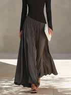 Marina | Vestido Maxi Plisado con Cuello Drapeado Bicolor Negro y Gris 4