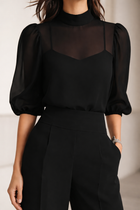 Valentina | Conjunto de tres piezas que incluye una camisola transparente y pantalones de pierna ancha. 4