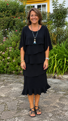Sofía – Vestido Elegante y Fluido con Volantes 1