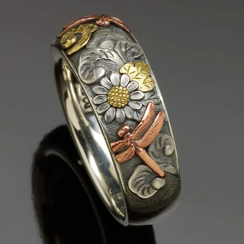Anillo vintage de girasol y libélula