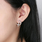 Aretes de gato en plata de ley con diseño de luna y gato 3
