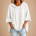 Poncho de Punto con Capucha en Blanco 1